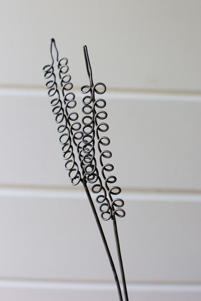 Set of 2 Wire Lake Plants with River Rock Base