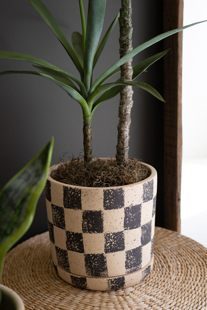 Set of 3 Checkered Clay Planters with Trays