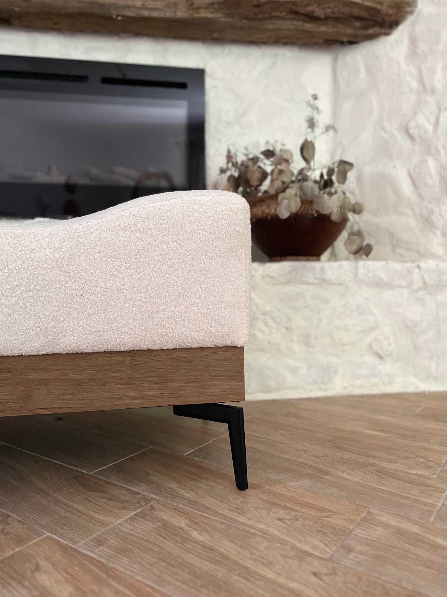 Kyma Bench with Wood